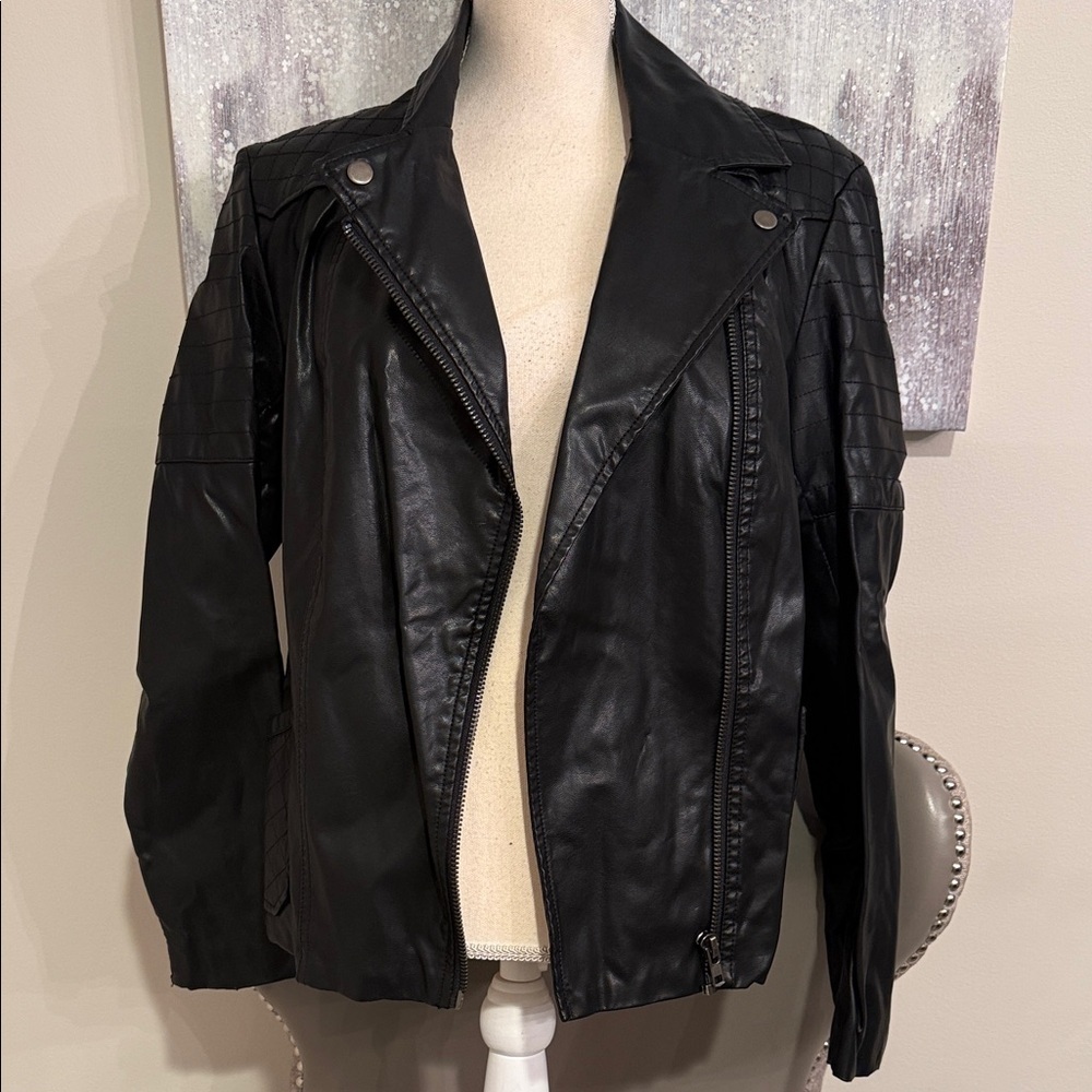 Kut from the Kloth Women's Black Leather Jacket size XL
